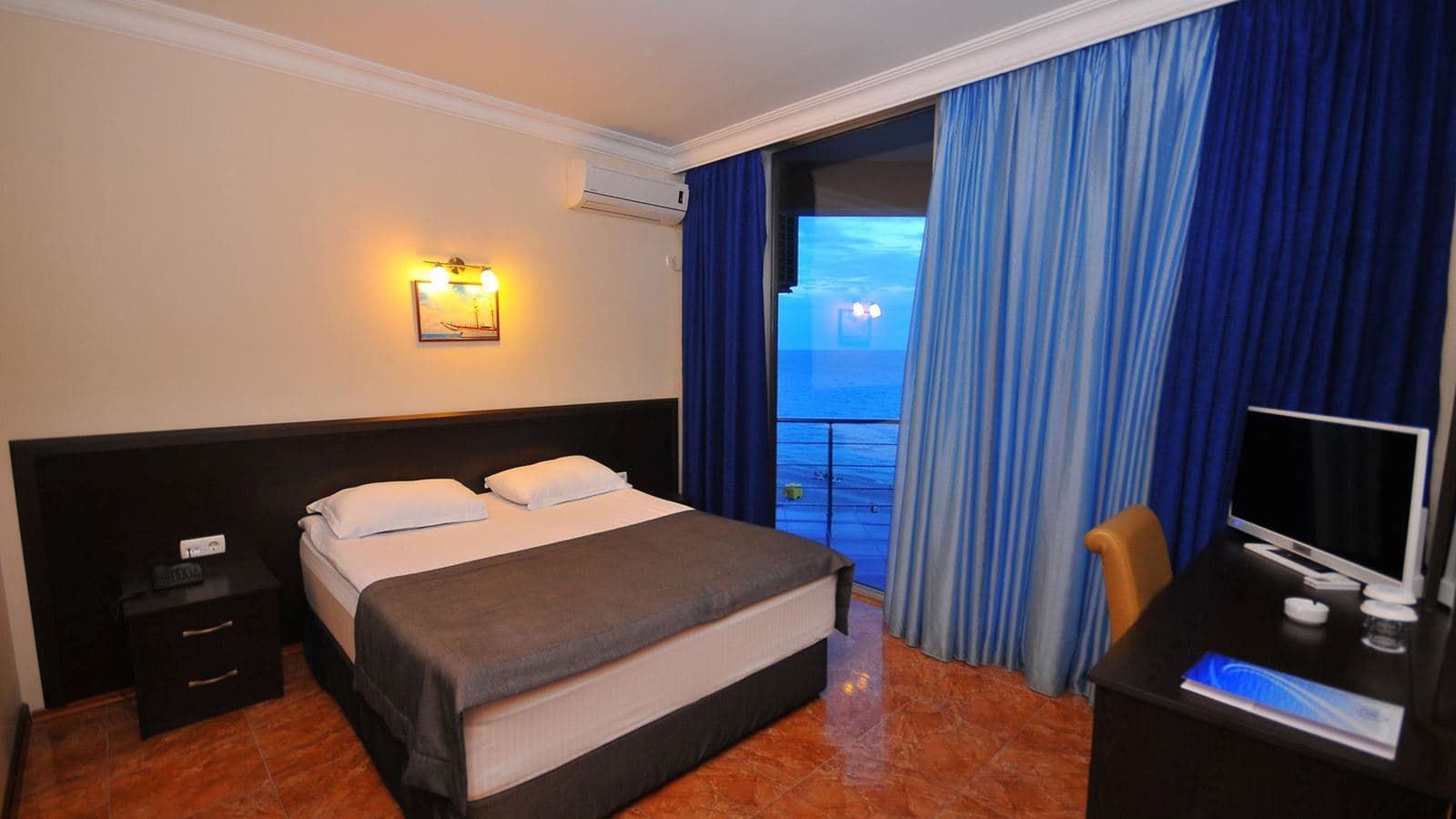 rooms-dbl-standart-room-with-balcony