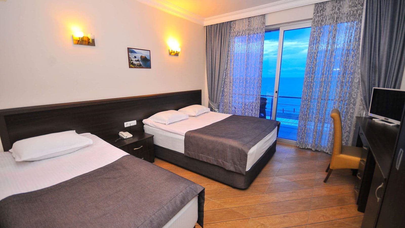 rooms-trpl-standart-room