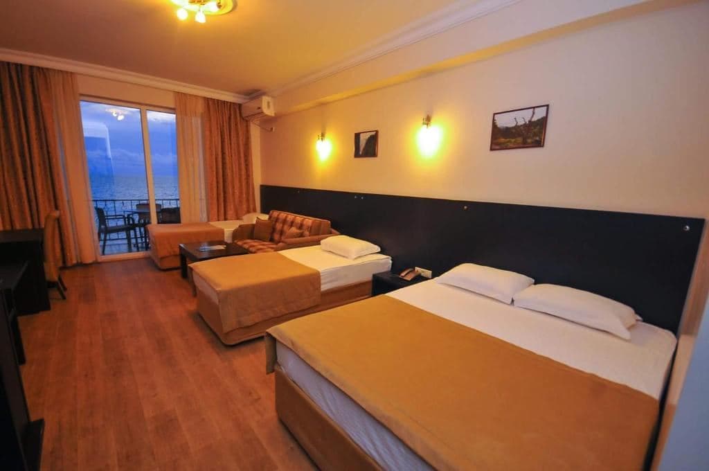rooms-family-room-with-balcony