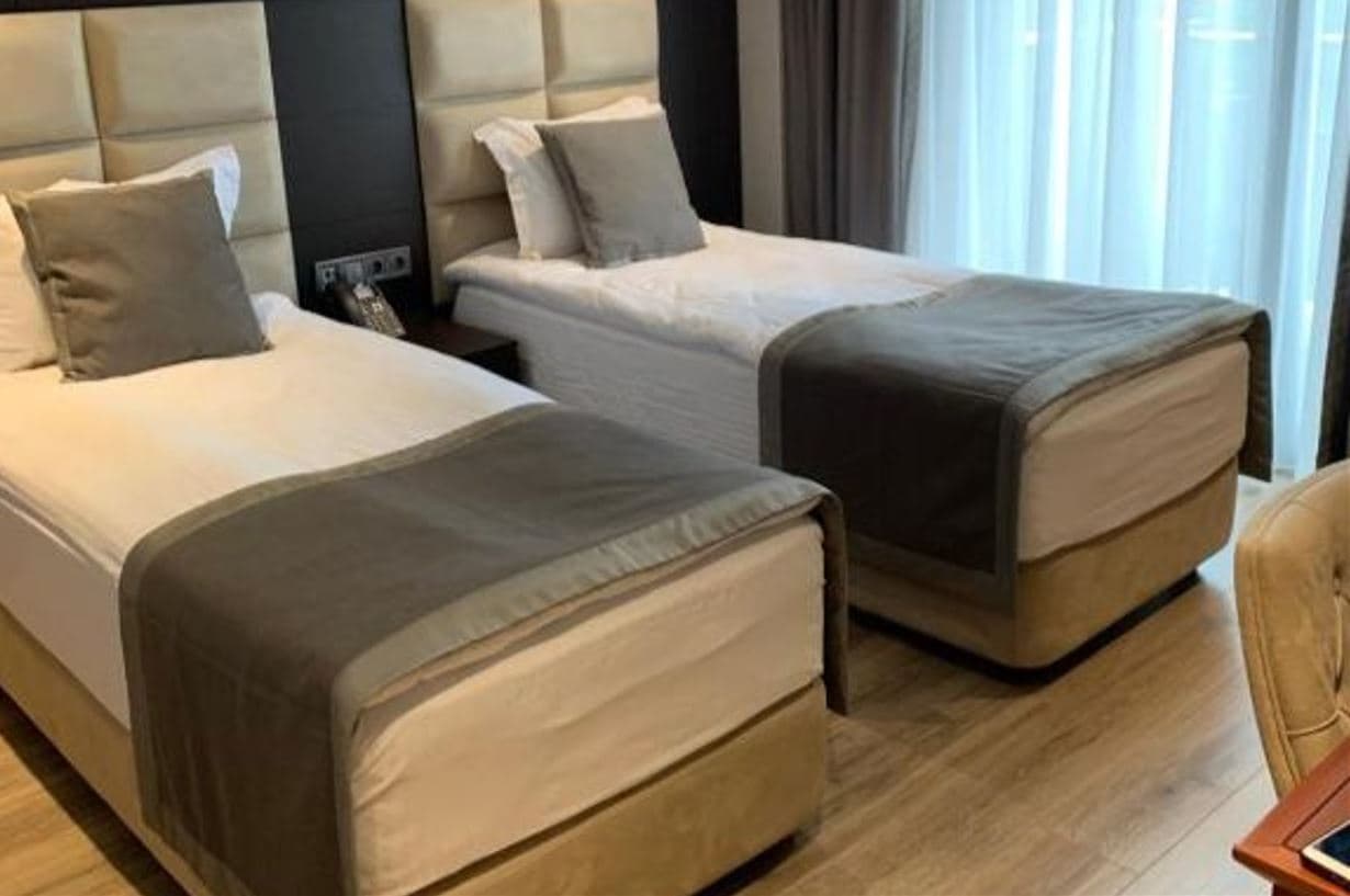 rooms-twin-with-sv-and-balcony