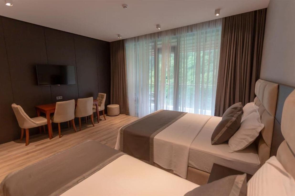 rooms-trpl-with-mv-and-balcony