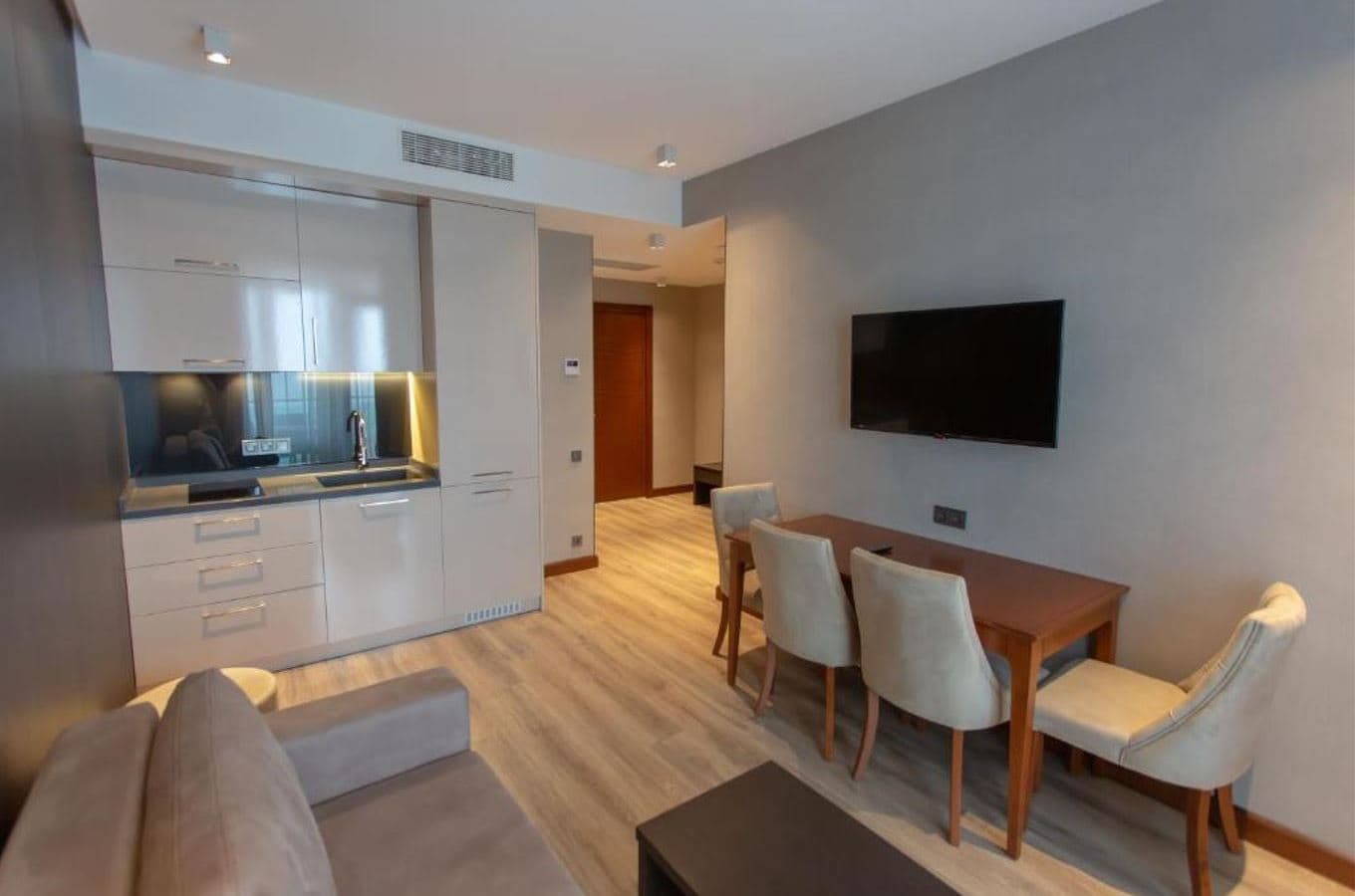 rooms-family-luxe-with-balcony