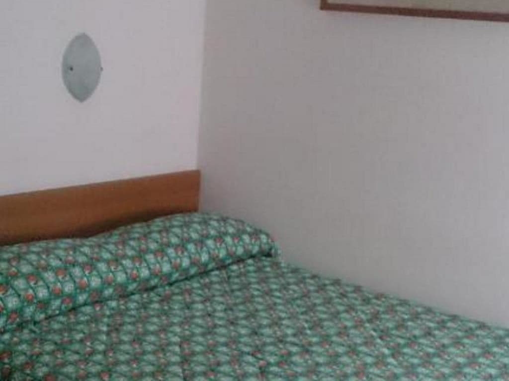 rooms-single-room