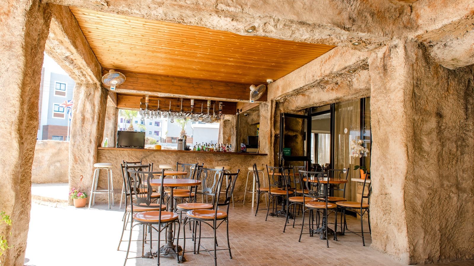 bars-main-bar
