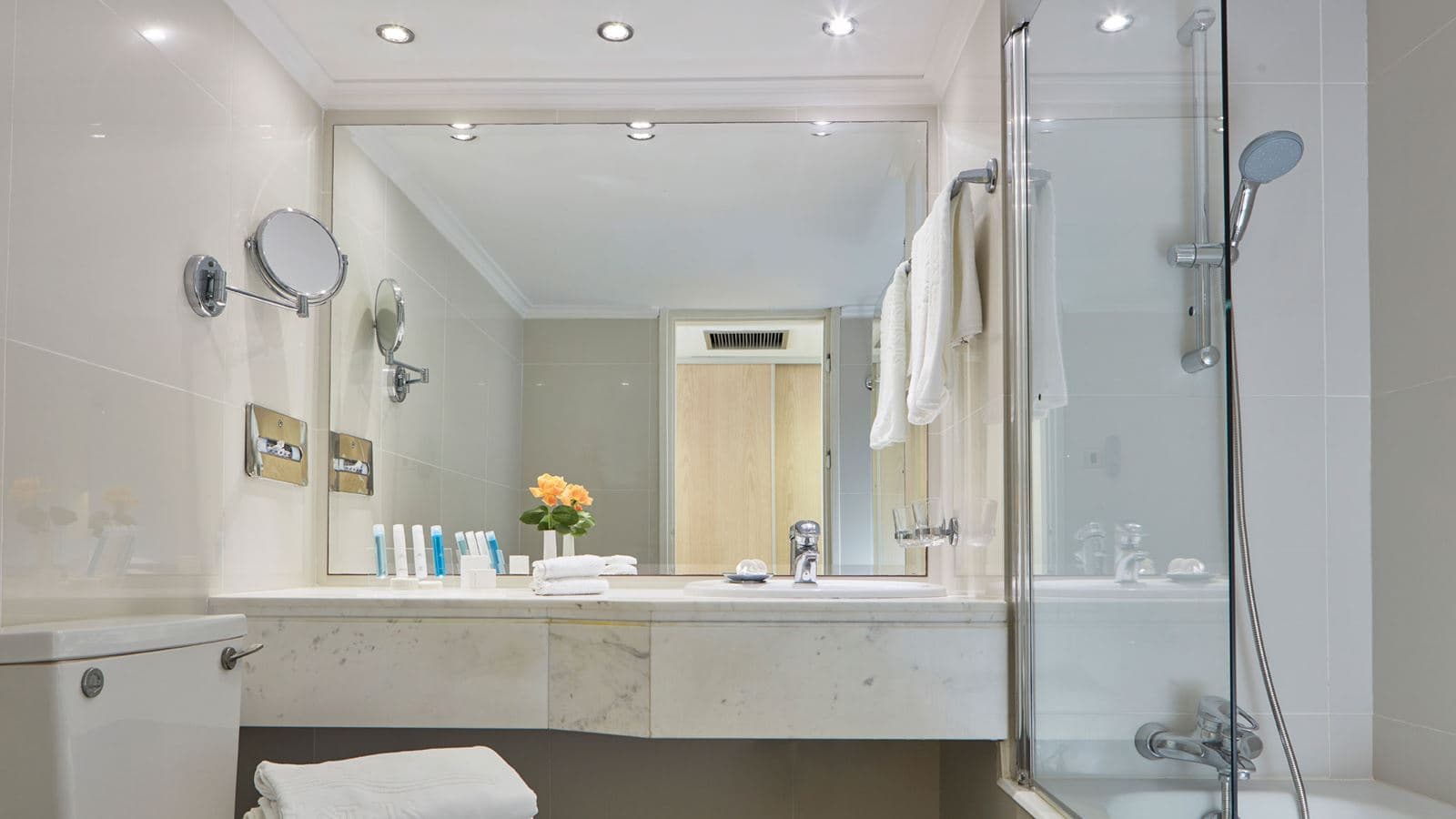 rooms-standard-room-lateral-sea-view