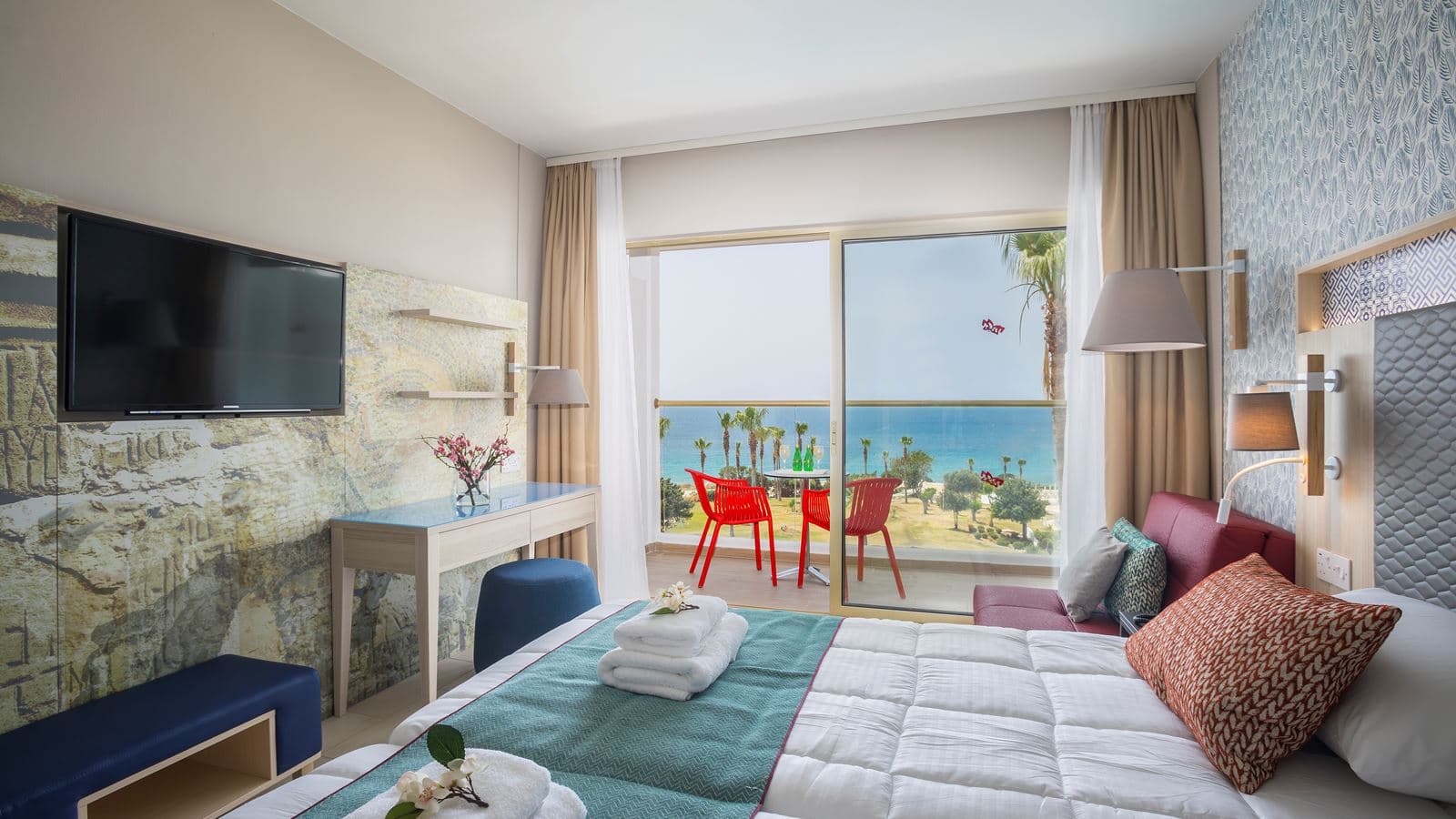 rooms-executive-suite-sea-view-balcony--