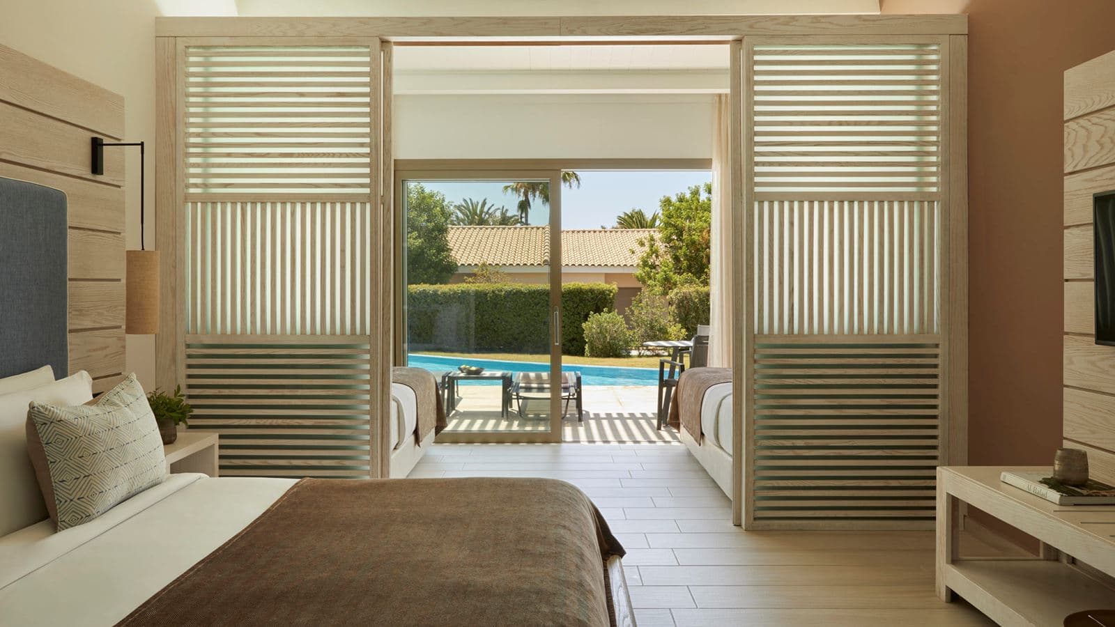 rooms-standard-family-room-swim-up
