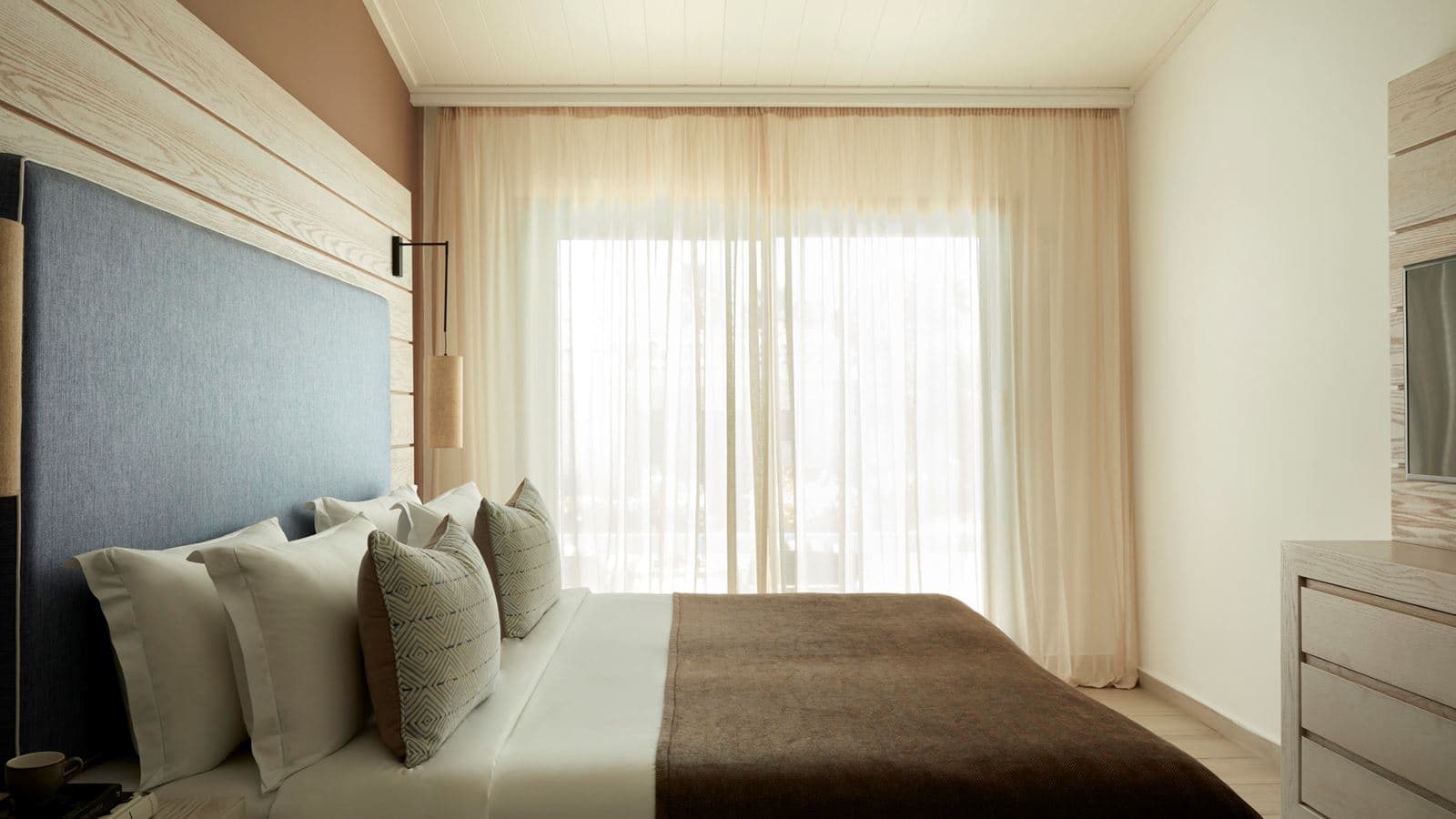 rooms-1-bedroom--premium-room-swim-up