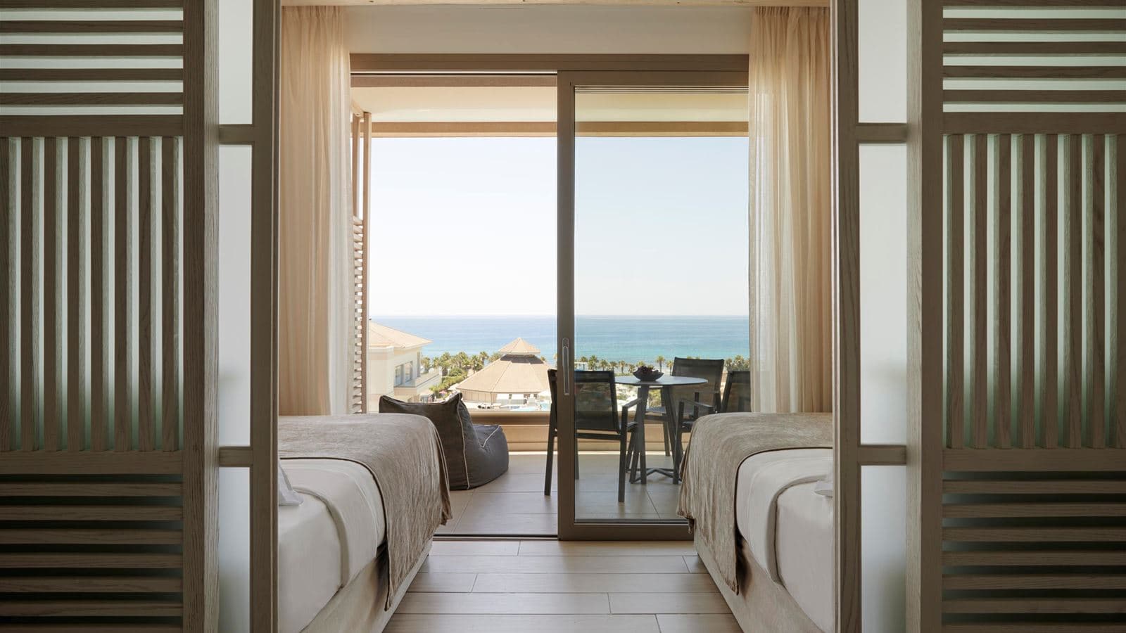 rooms-2-bedroom--standard-suite-swim-up