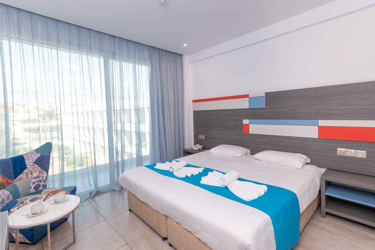 rooms-superior-room