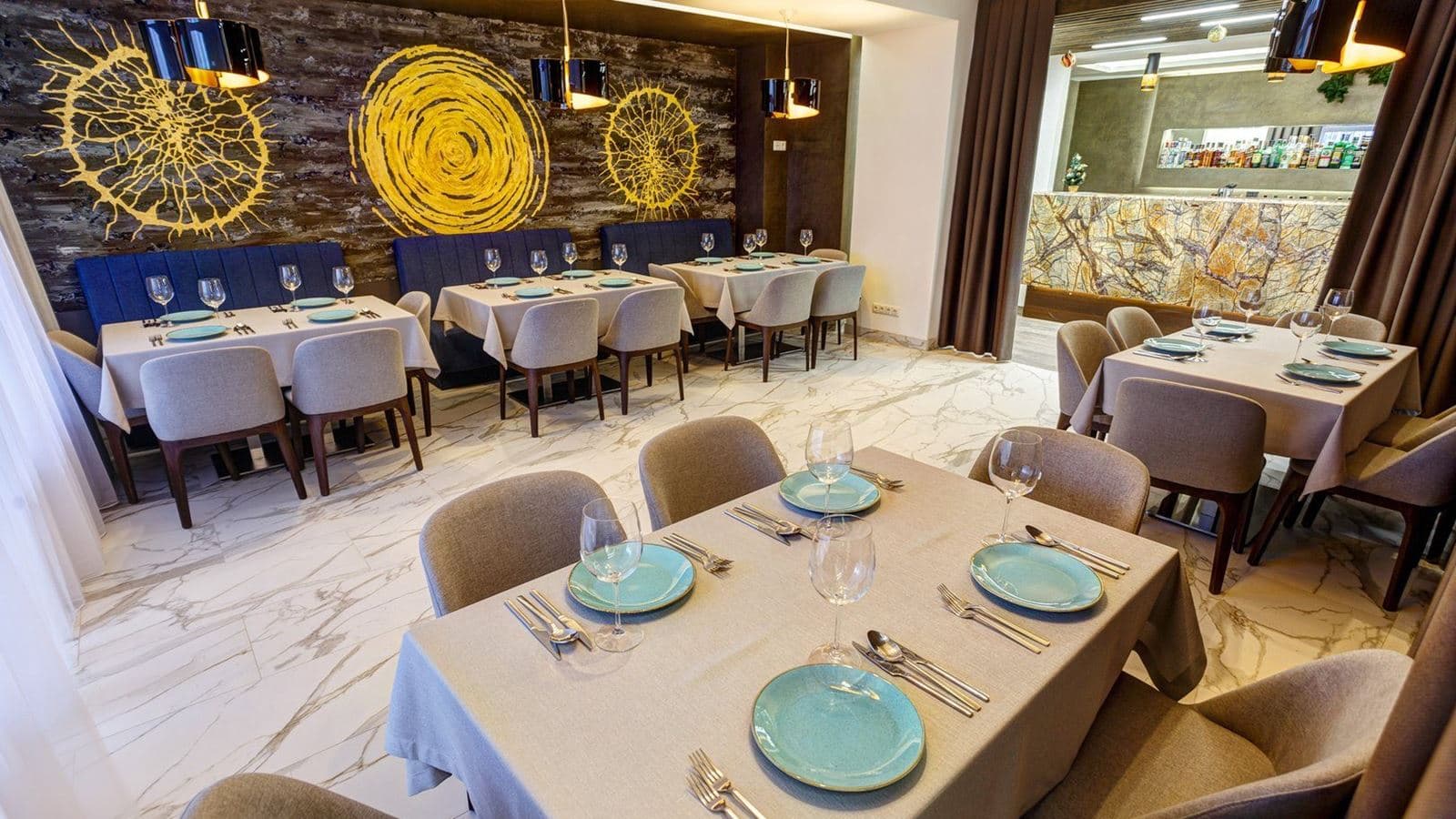 restaurants-restaurant