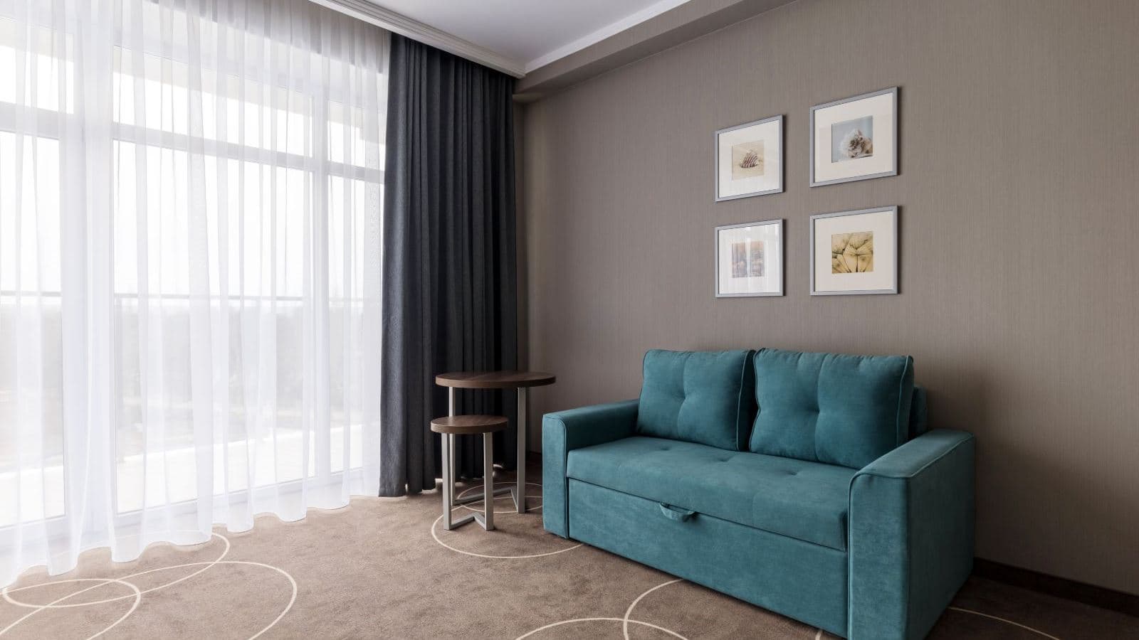 rooms-family-suit