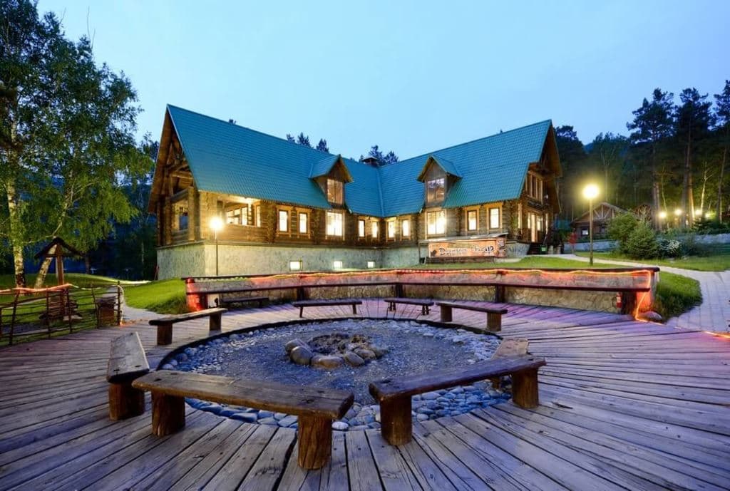 restaurants-restaurant