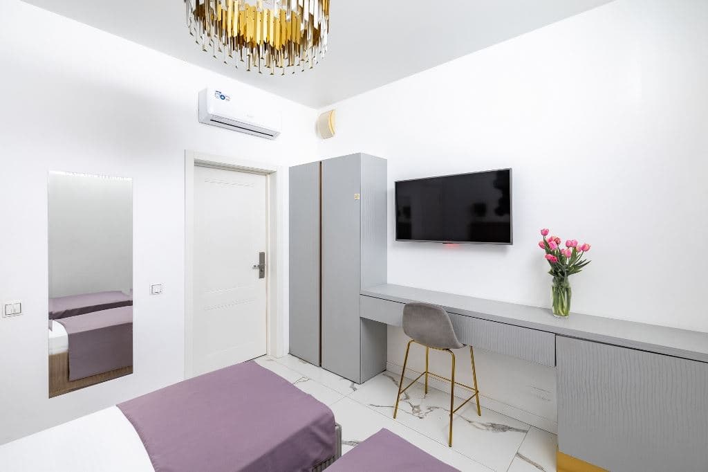 rooms-economy