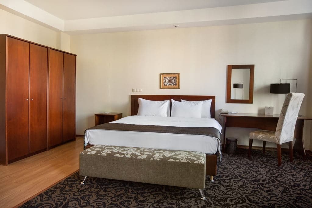 rooms-biznes