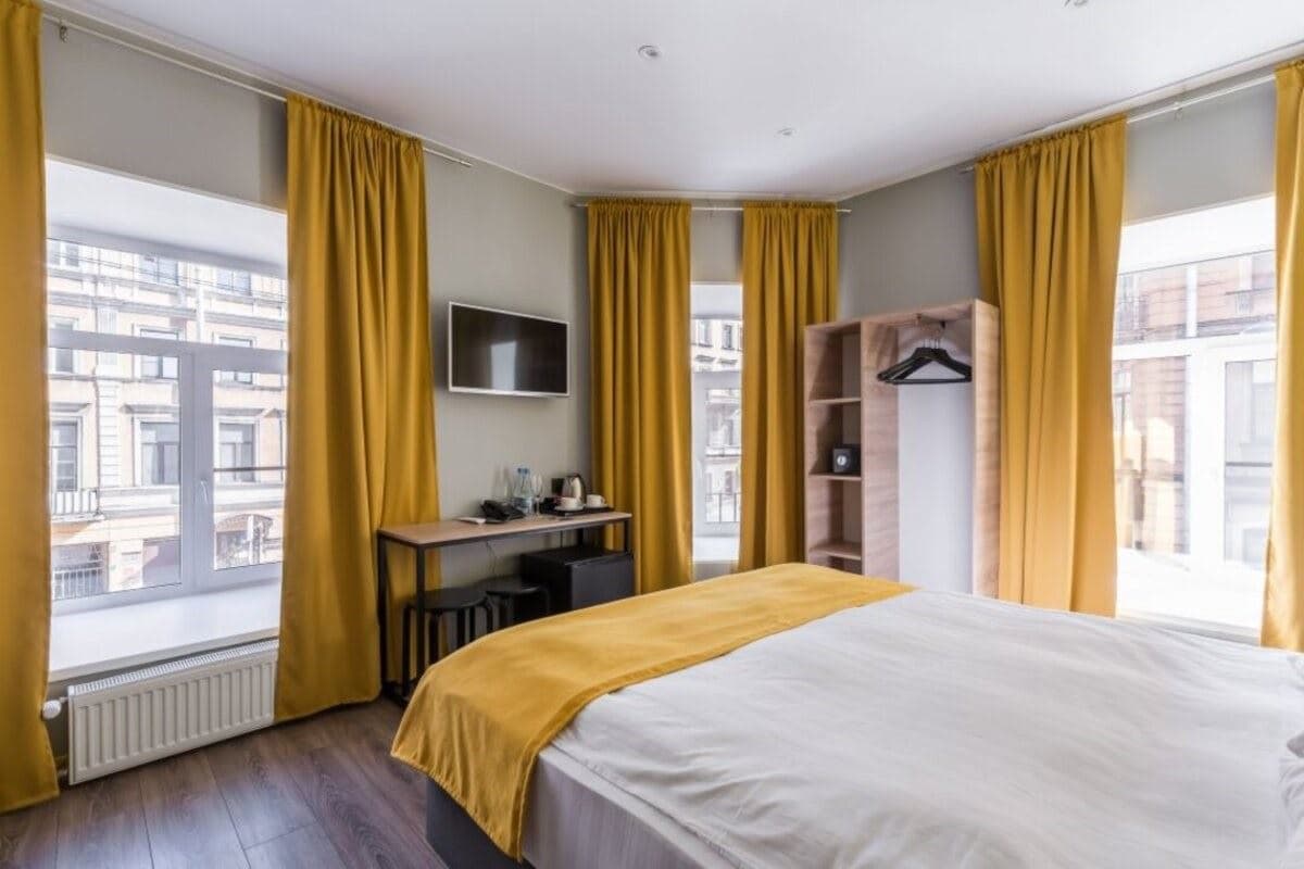 rooms-делюкс-с-панорамным-видом-на-город