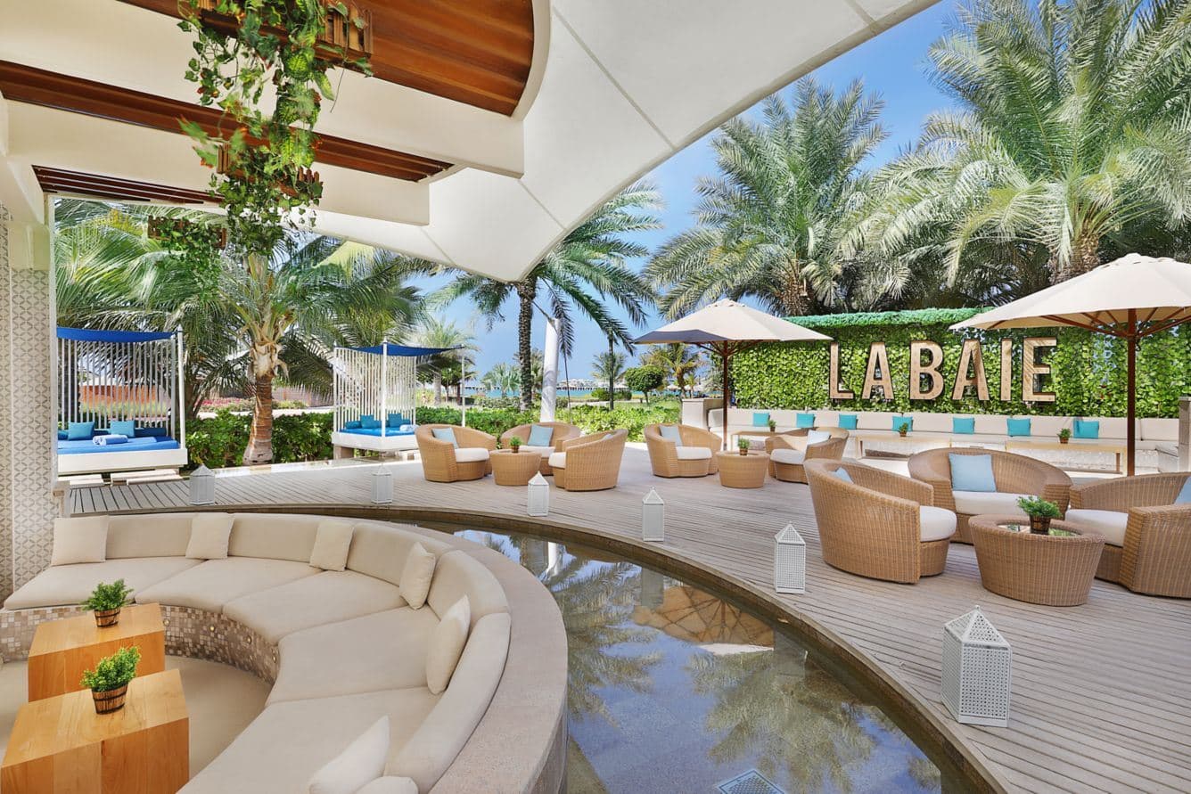 restaurants-la-baie-lounge-international