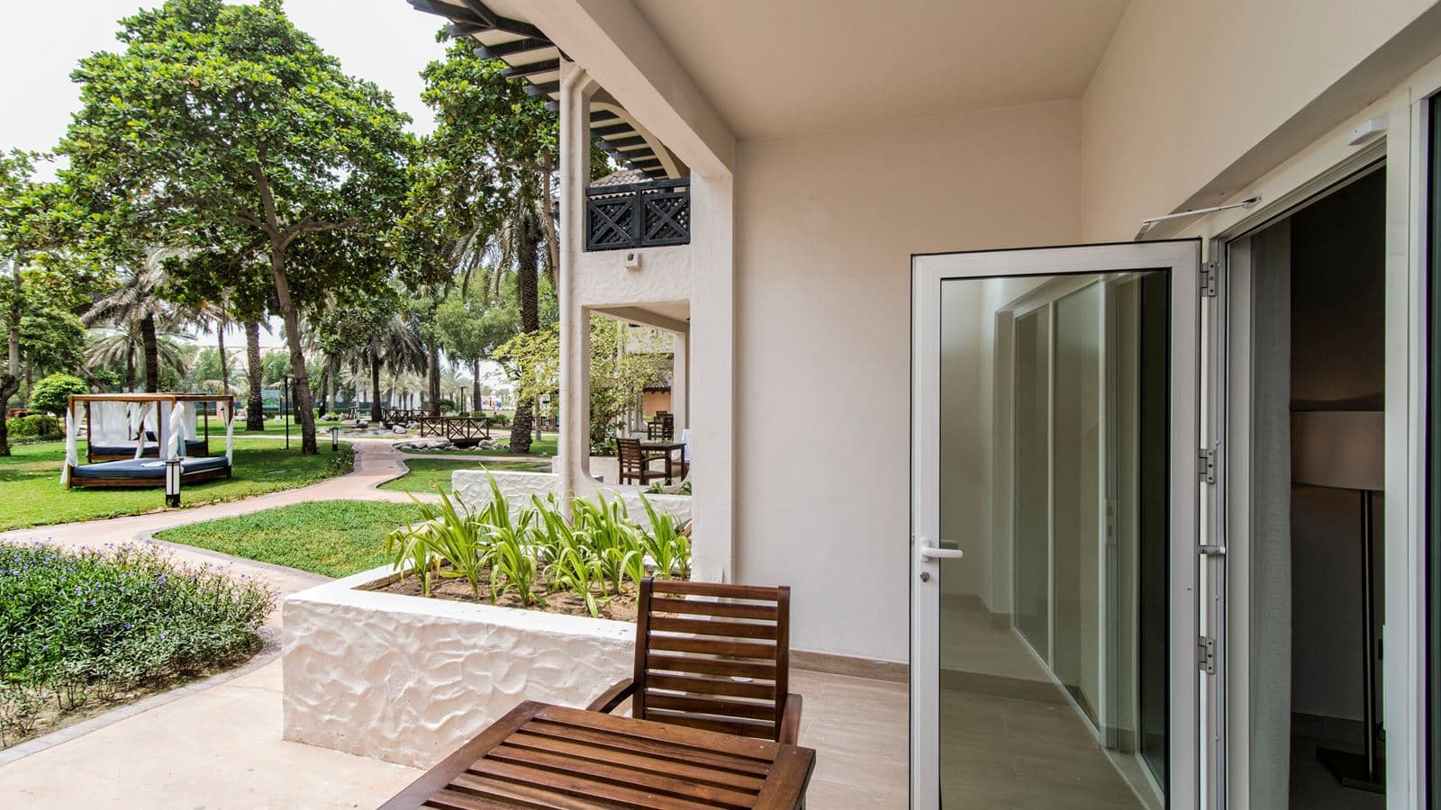 rooms-deluxe-resort-garden