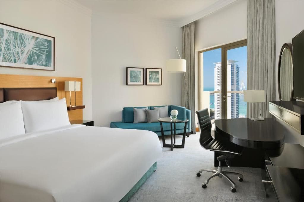 rooms-deluxe-room-partial-sea-view-with-balcony