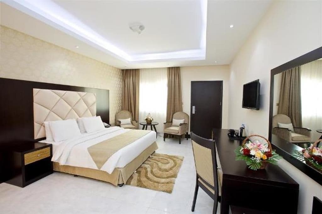 rooms-deluxe-room