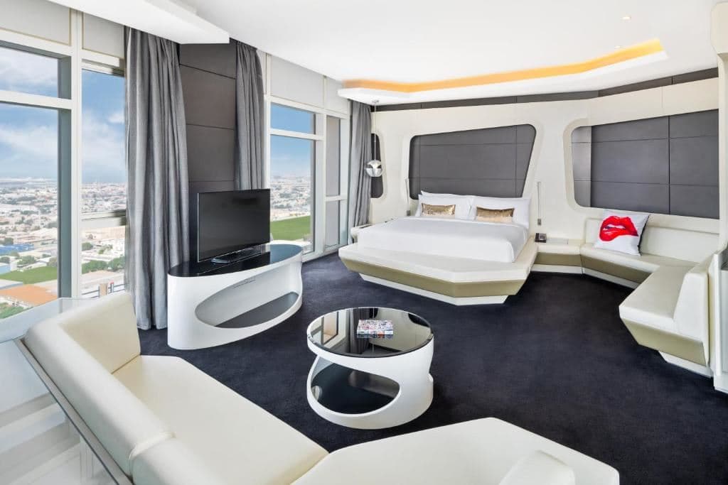 rooms-king-vibrant-suite