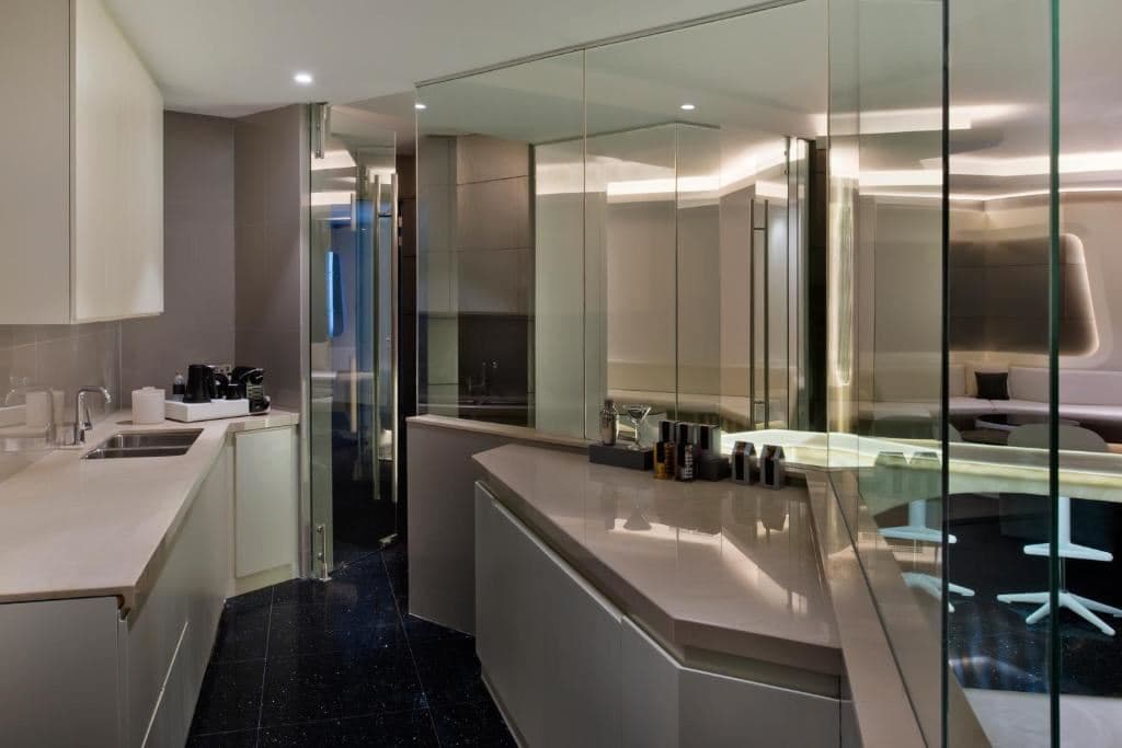 rooms-king-vibrant-suite