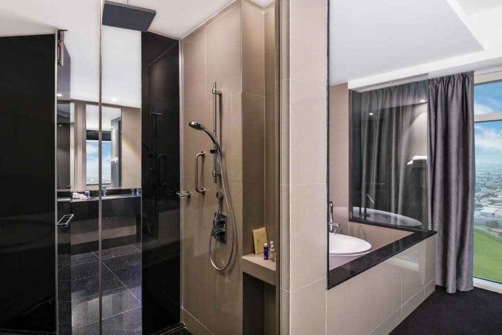 rooms-king-vibrant-suite