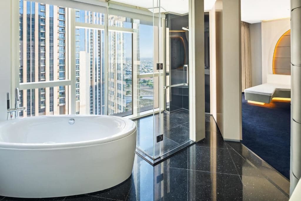 rooms-round-bed-vantage-suite