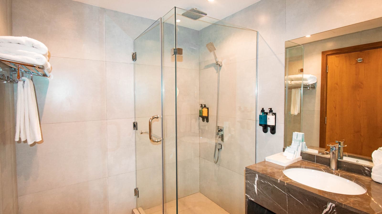 rooms-deluxe-room