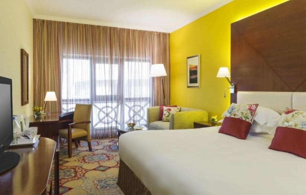 rooms-deluxe-room