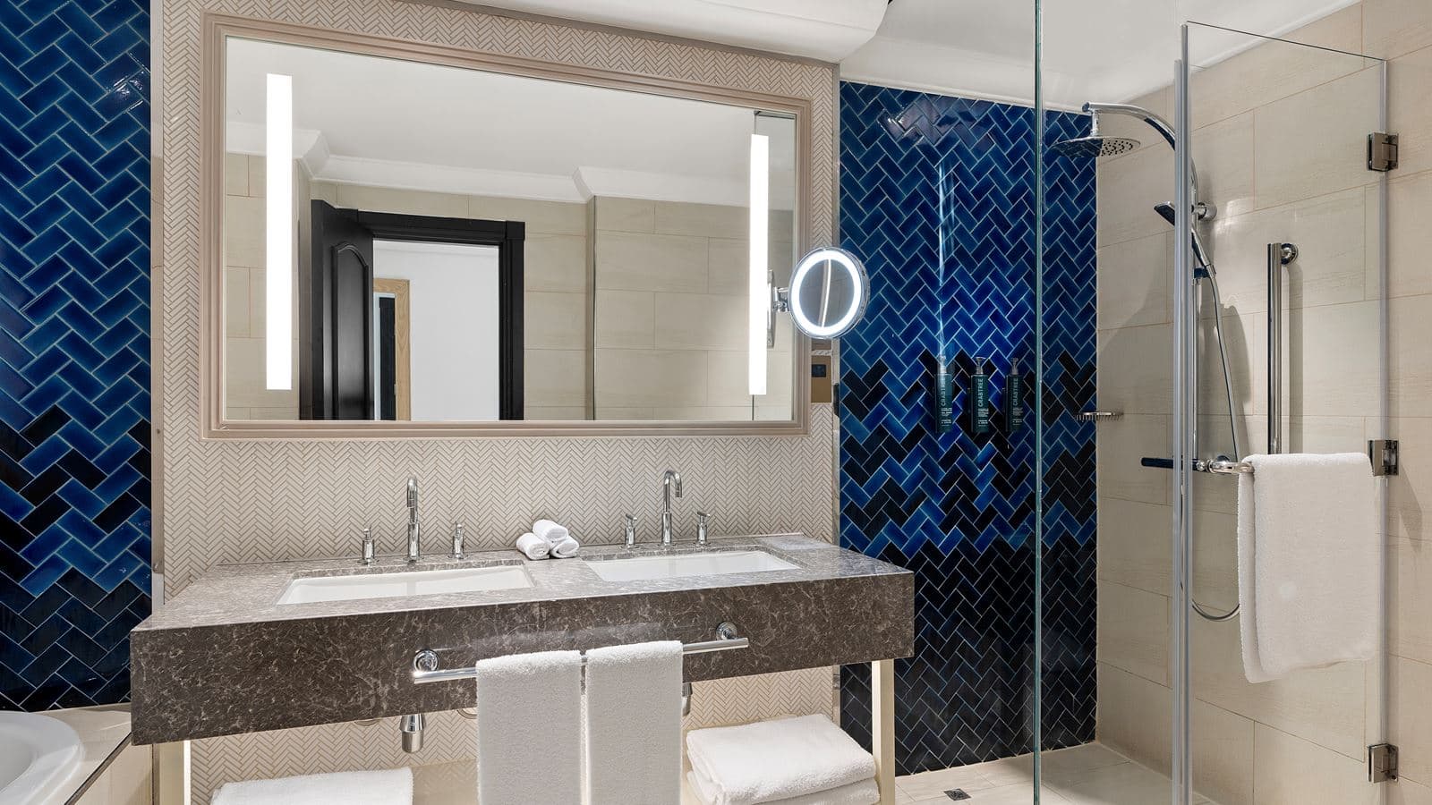 rooms-two-bedroom-premium-suite-beach-front