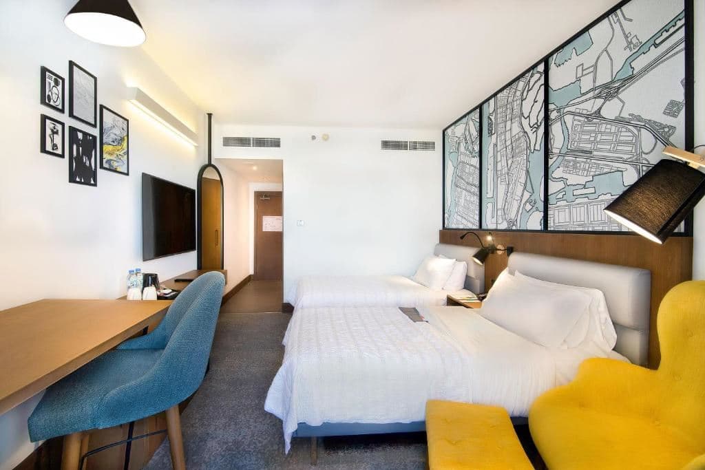 rooms-family-room