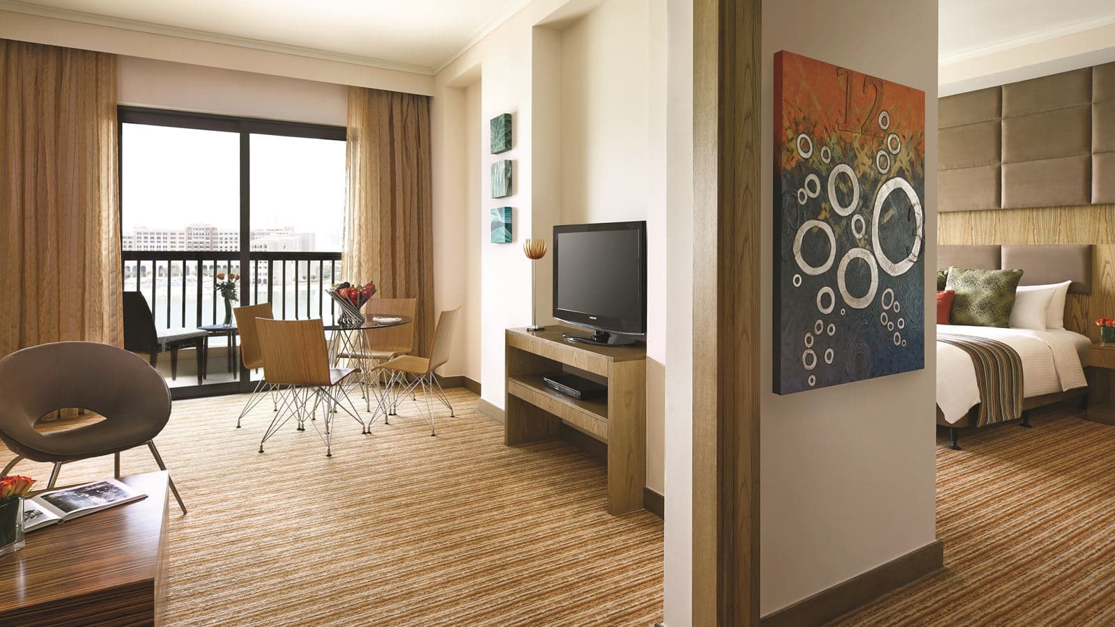 rooms-deluxe-suite