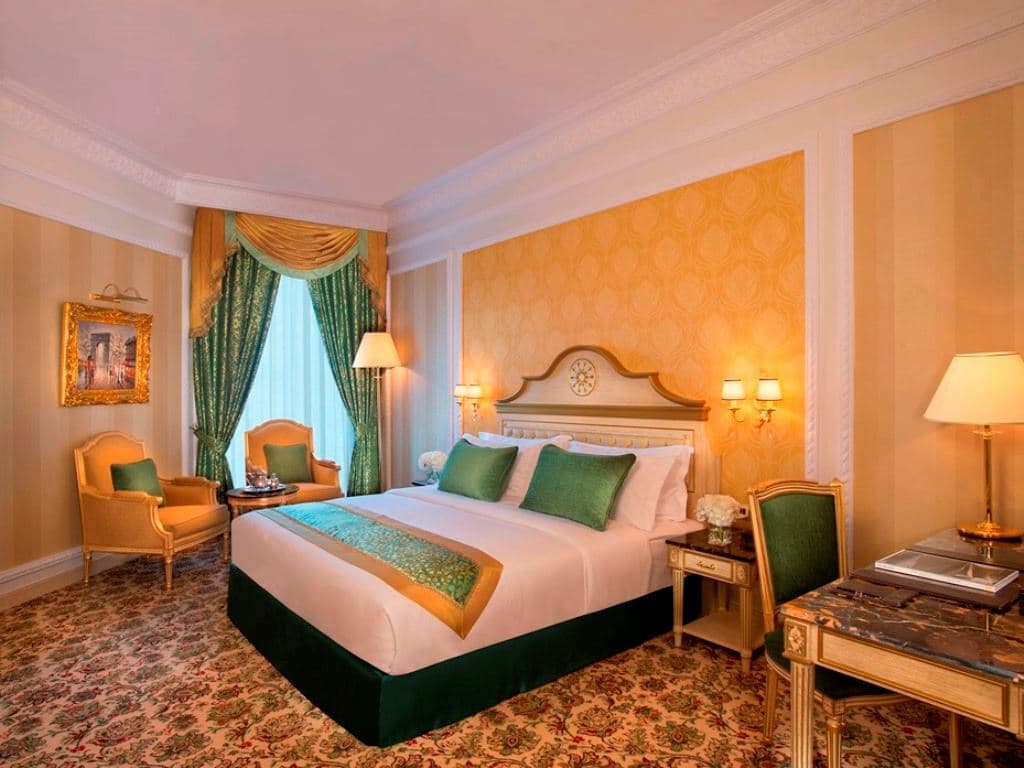 rooms-deluxe-room
