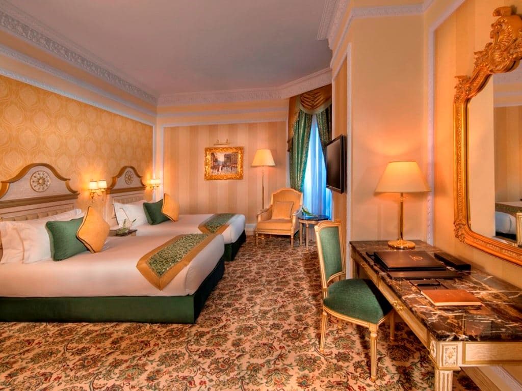 rooms-deluxe-room