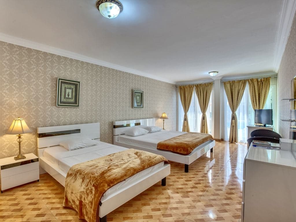 rooms-family-room