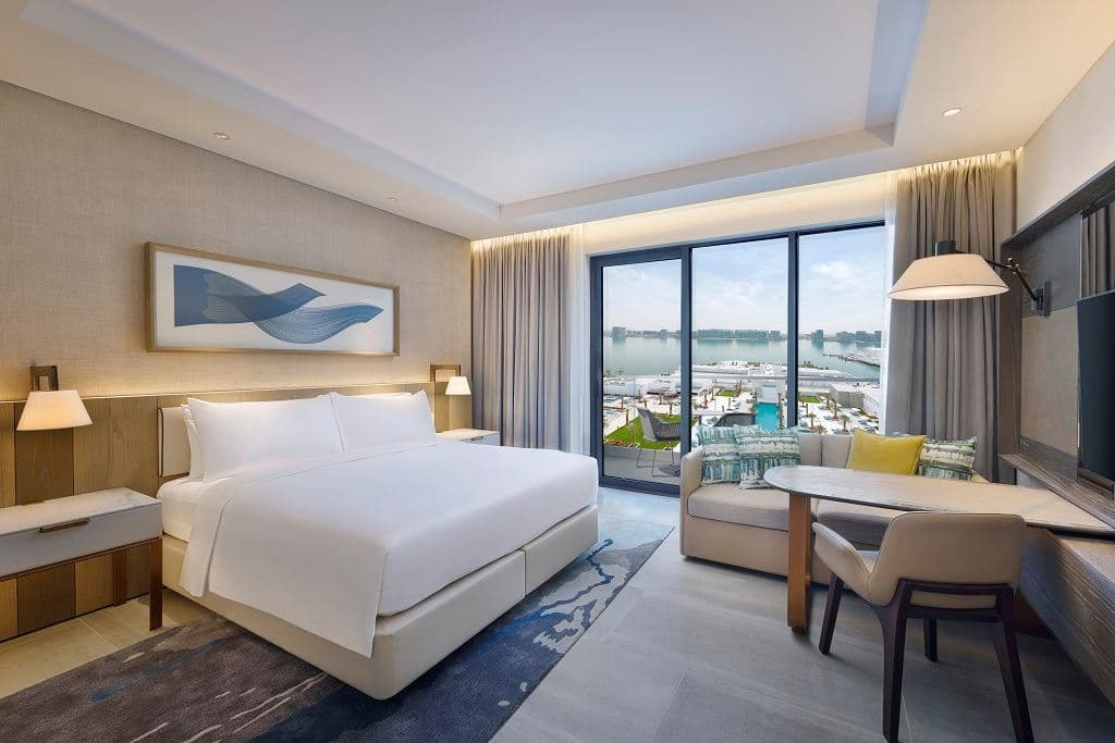 rooms-king-deluxe-room-with-pool-view