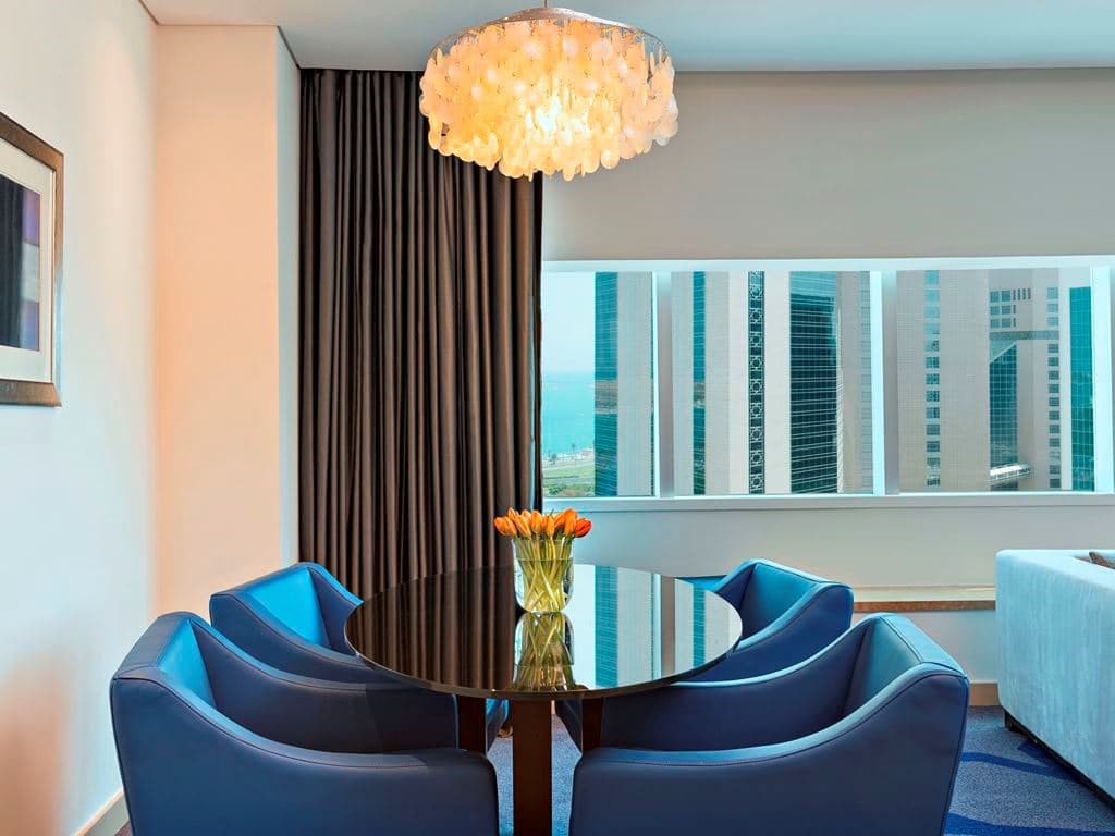 rooms-deluxe-suite