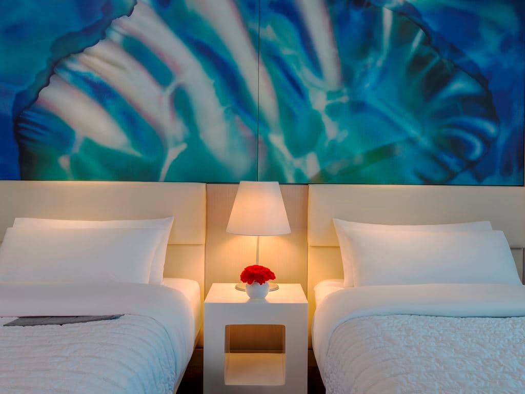 rooms-deluxe-room