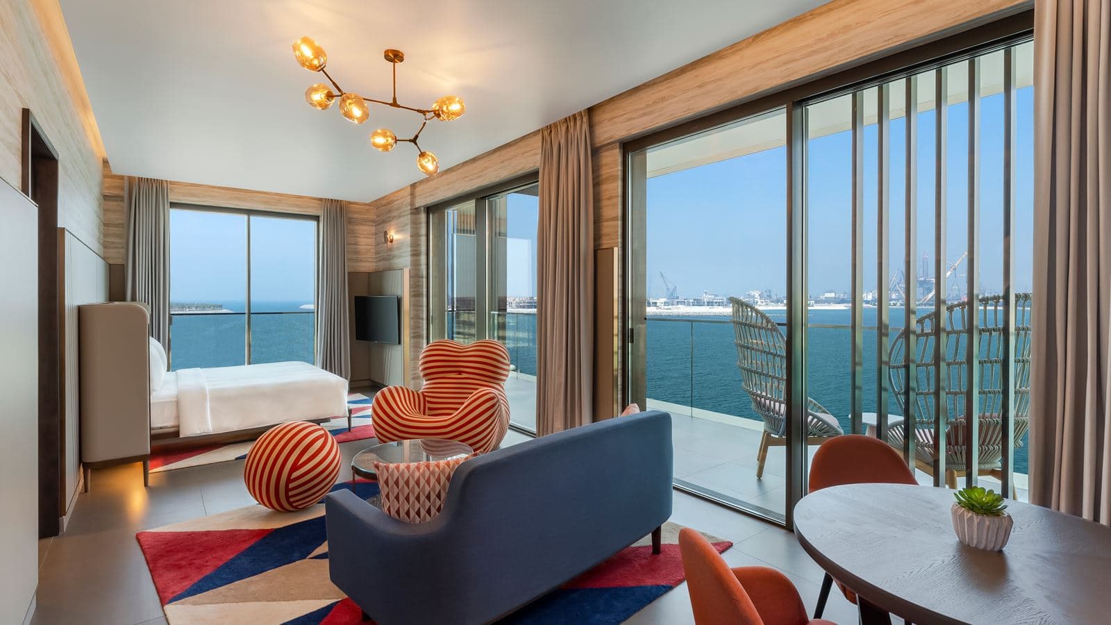 rooms-deluxe-room