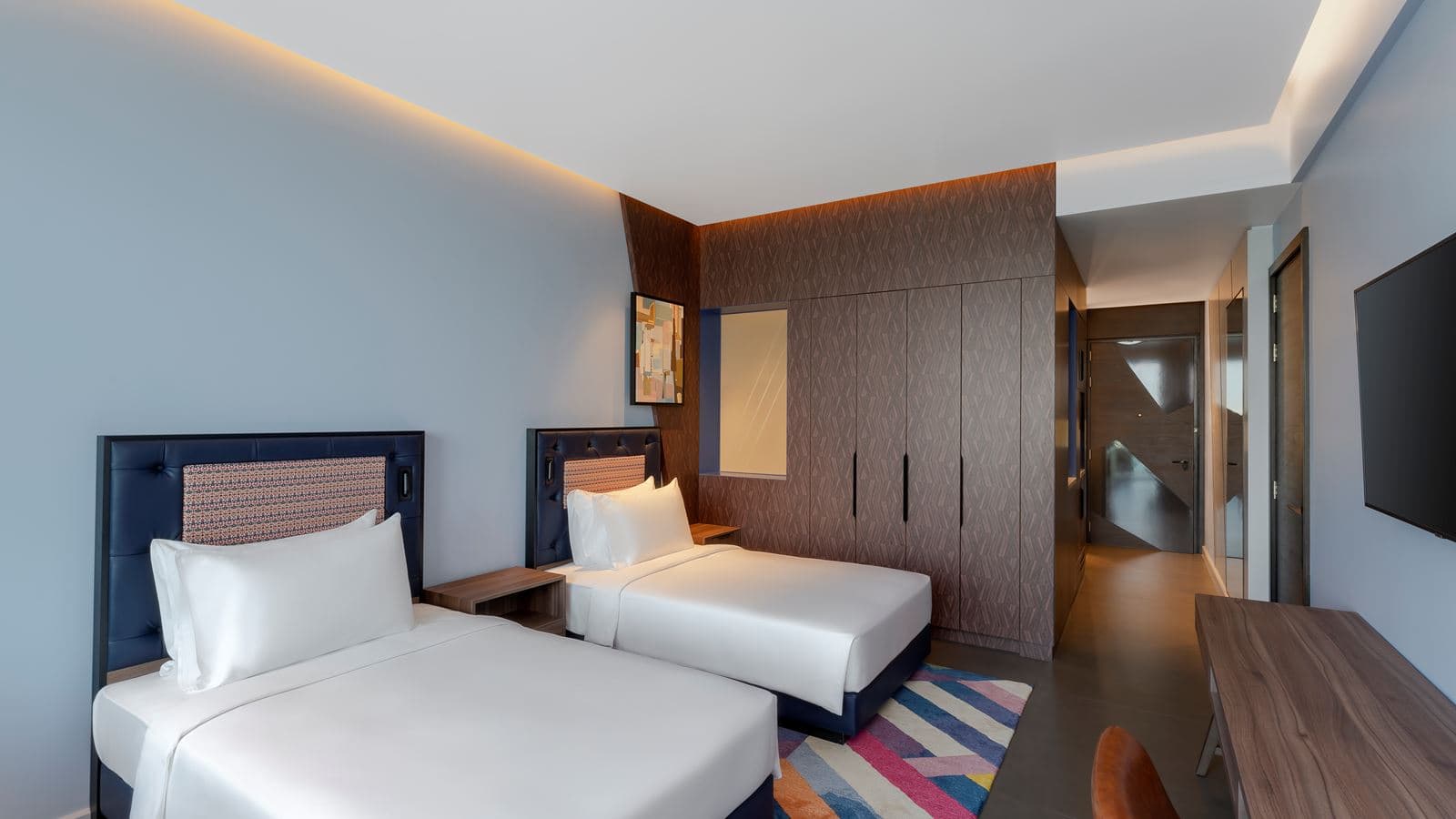 rooms-kingtwin-room