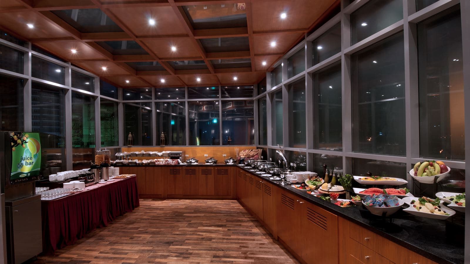 restaurants-aura