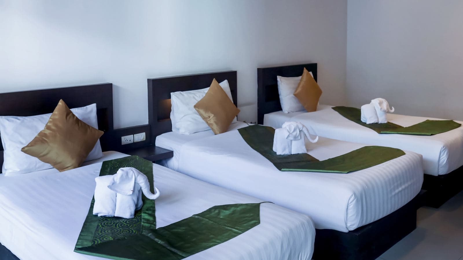 rooms-triple-family-room