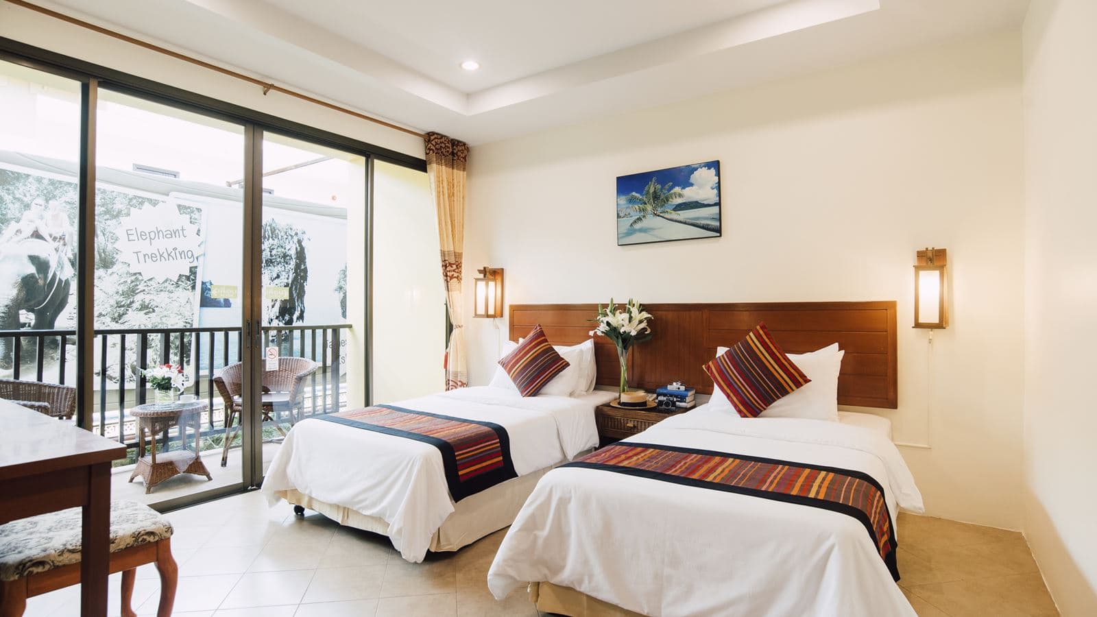 rooms-superior-room