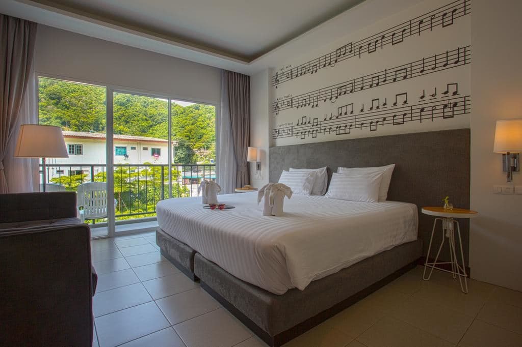 rooms-classical-deluxe-room