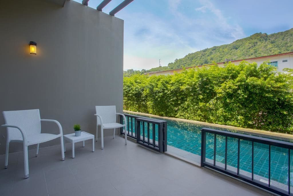 rooms-jazz-pool-access-room
