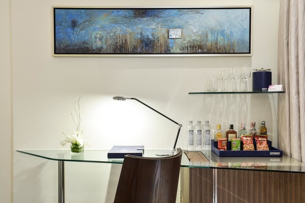 rooms-deluxe-room