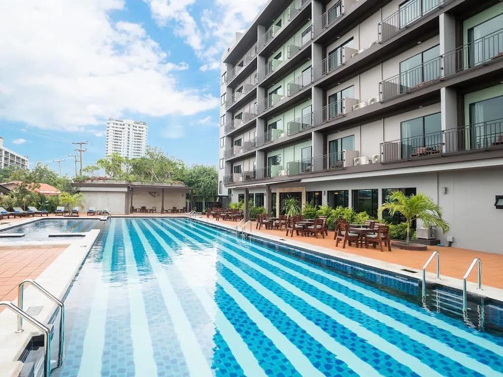 pools-outdoor-pool
