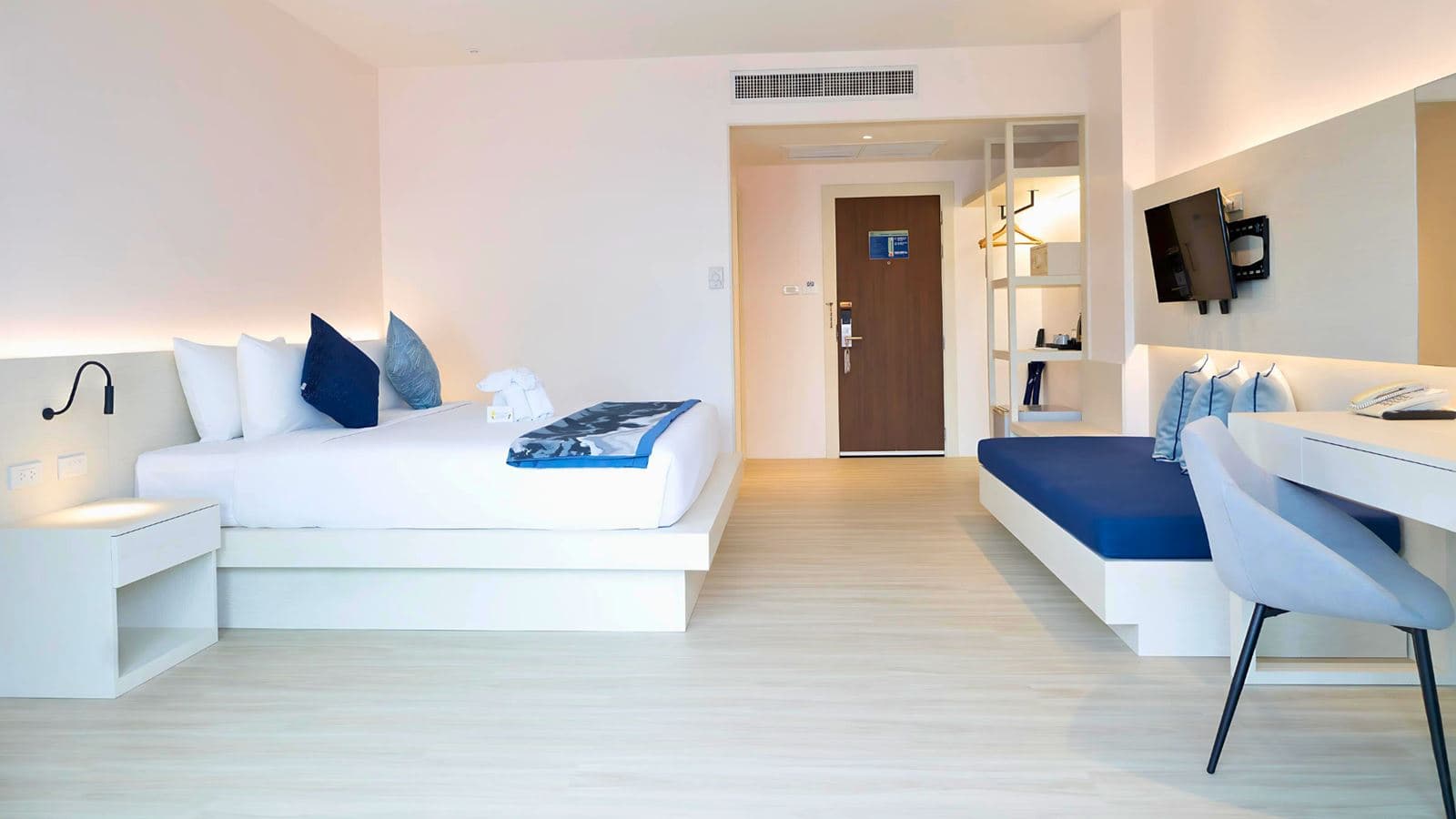 rooms-grand-deluxe-newly-renovate