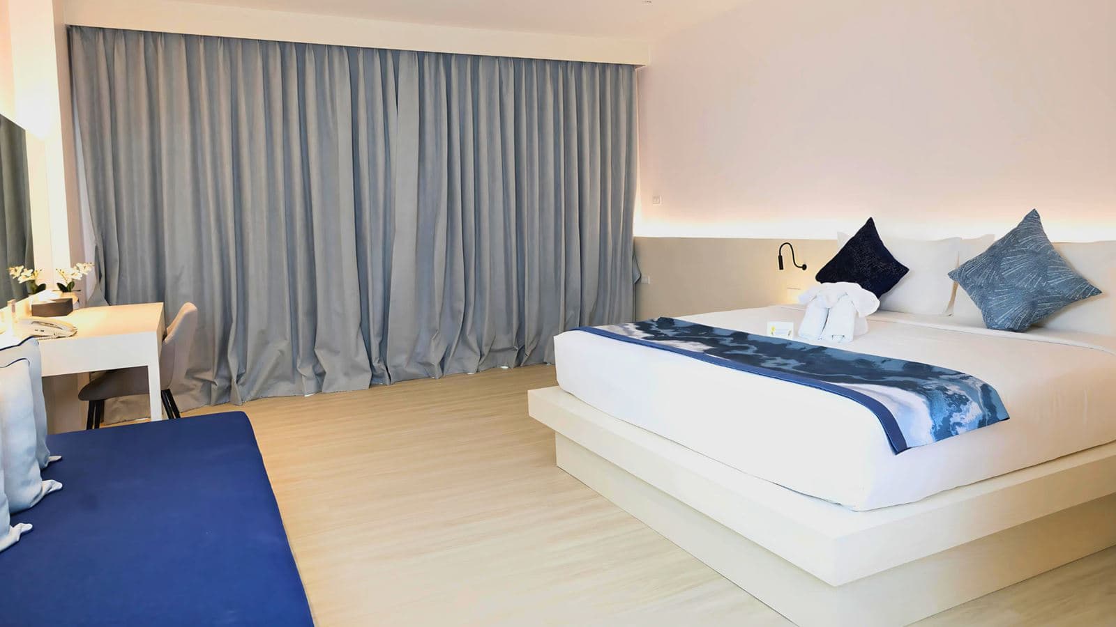 rooms-grand-deluxe-newly-renovate